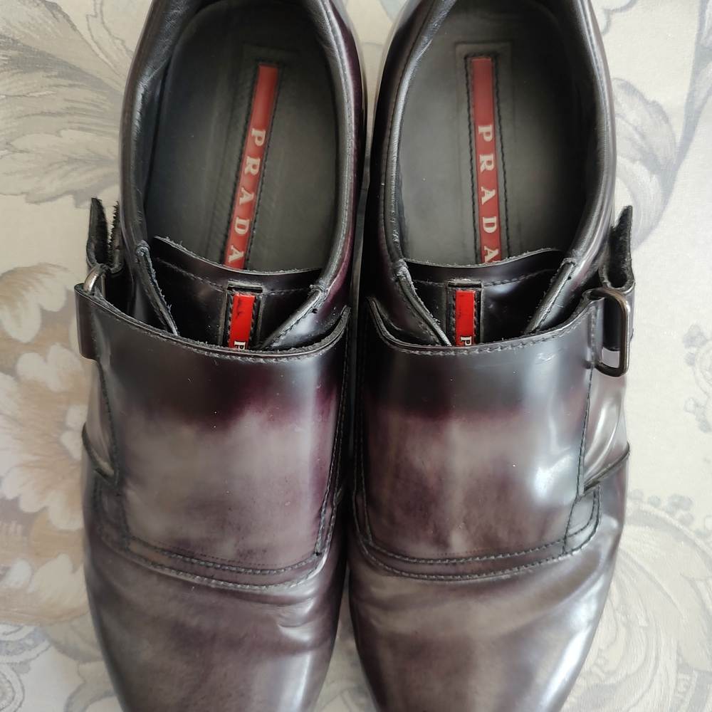 Prada Black and Gray Oxfords Sleek Leather Design - Picture 6 of 6